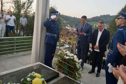 Bećirović u Bužimu: Vječno ćemo pamtiti generala Nanića i bužimske heroje