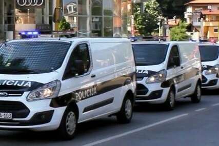 Velika policijska akcija u Tuzlanskom kantonu: Nema šta nije pronađeno (FOTO)