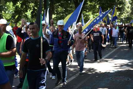 Bosnainfo na protestima rudara! "Državo šta čekaš?" (FOTO)