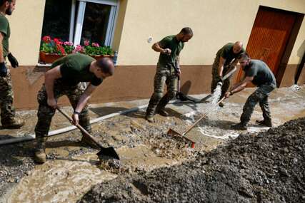 Slovenija: Osam vojnika se otrovalo dok su čistili podrume poslije poplava