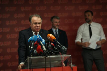 Oglasila se Trojka: Ne smije se riskirati blokada pregovora!
