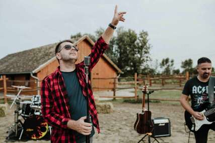 Dane Svilar objavio novu pjesmu - nevjerovatan spoj rocka, etno muzike i folka (FOTO+VIDEO)