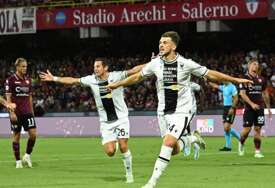 Veznjak Udinesea u Napulju postigao gol dostojan velikana čije ime taj stadion nosi (VIDEO)