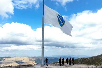 Najveća zastava Republike Bosne i Hercegovine od danas se vijori na vrhu Vlašića