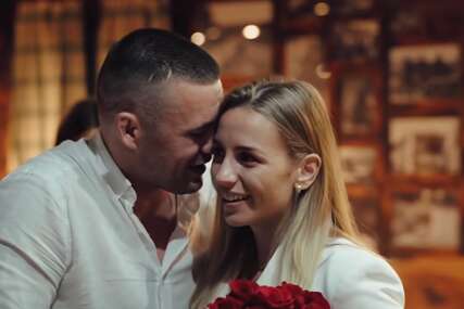 SVAKA ČAST Bivši MMA borac, kojem je nedavno amputirana noga, zaprosio djevojku na sjajan način (VIDEO)