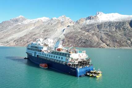 Luksuzni brod sa 206 ljudi danima nasukan u neođiji na sjeveroistoku Grenlanda