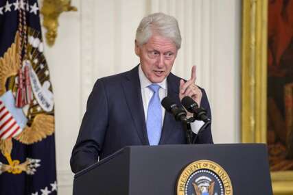 Bill Clinton: Ubijenim Srebreničanima nadoknadimo godine izgradnjom sigurnijeg svijeta