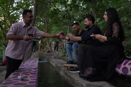 Granicu dijeli pola metra širok kanal: Čaj skuhan u Iraku služi se u Iranu