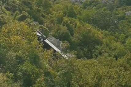 Stravična nesreća na putu Cetinje-Budva: Autobus sletio s puta, ima poginulih (VIDEO)