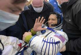 Rekorder NASA-e Frank Rubio vratio se na Zemlju nakon skoro godinu dana u svemiru