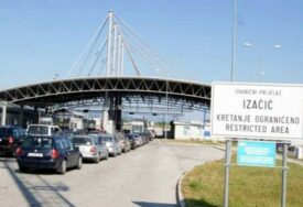 BIHAMK Gužve na graničnim prelazima Velika Kladuša i Izačić