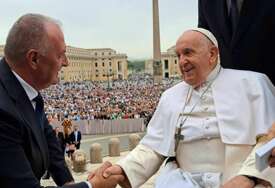 Papa Franjo: Bolje biti grešnik nego korumpiran