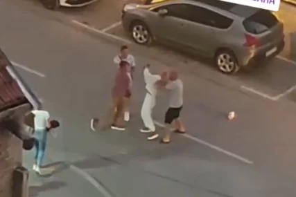 Nokautirao djevojku nasred ulice: Pokušala razdvojiti zavađene muškarce (VIDEO)