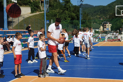 Jusuf Nurkić u Srebrenici organizovao košarkaški kamp. Stigla i djeca iz Vukovara