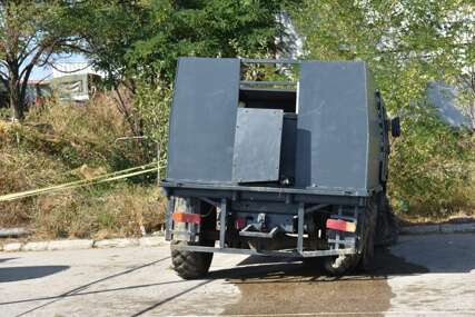 Nova zaplijena kosovske policije: Pronašli oklopno vozilo i još oružja