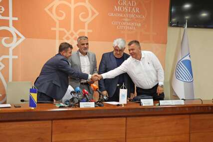 Potpisan ugovor za početak izgradnje Olimpijskog bazena u Mostaru