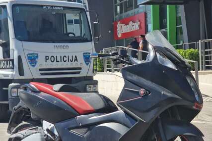 Drama u Mostaru: Dvojac opljačkao banku, pobjegli u ukradenom automobilu