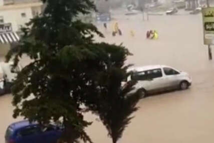 Dramatični snimci: Strašna oluja poharala Libiju, broj mrtvih mogao bi rasti do 2.000