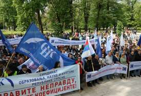 VLADA NAS JE IZIGRALA Oko 30.000 zaposlenih u javnom sektoru, među kojima je i policija danas izlaze na ulice Banja Luke