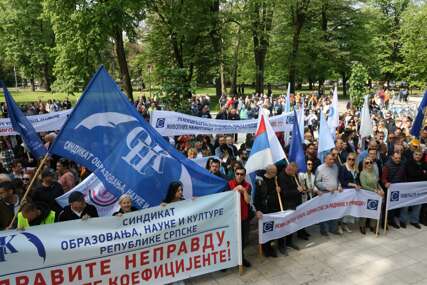 VLADA NAS JE IZIGRALA Oko 30.000 zaposlenih u javnom sektoru, među kojima je i policija danas izlaze na ulice Banja Luke