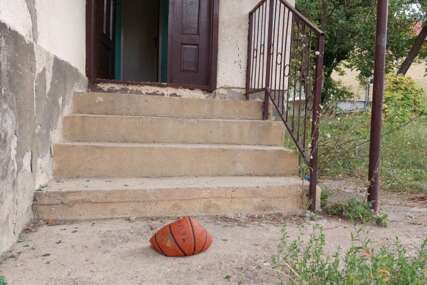 Morbidno: Isječenu košarkašku loptu bacili ispred kuće Edina Salaharevića