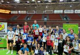 Sarajlije Benjamin Zijadić i Harisa Mešetović najbolji seniori 8. 'Zenica table tennis Opena 2023'