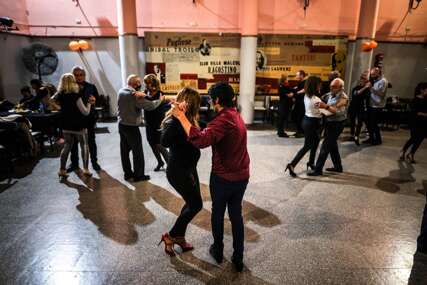 LATINOAMERIKANA - mit i muzika: Tango ples