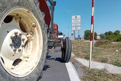 Poljoprivrednici odblokirali granični prelaz Županja - Orašje
