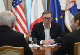 Vučić od amasadora Kvinte tražio da Kfor preuzme brigu o sigurnosti sjevera Kosova