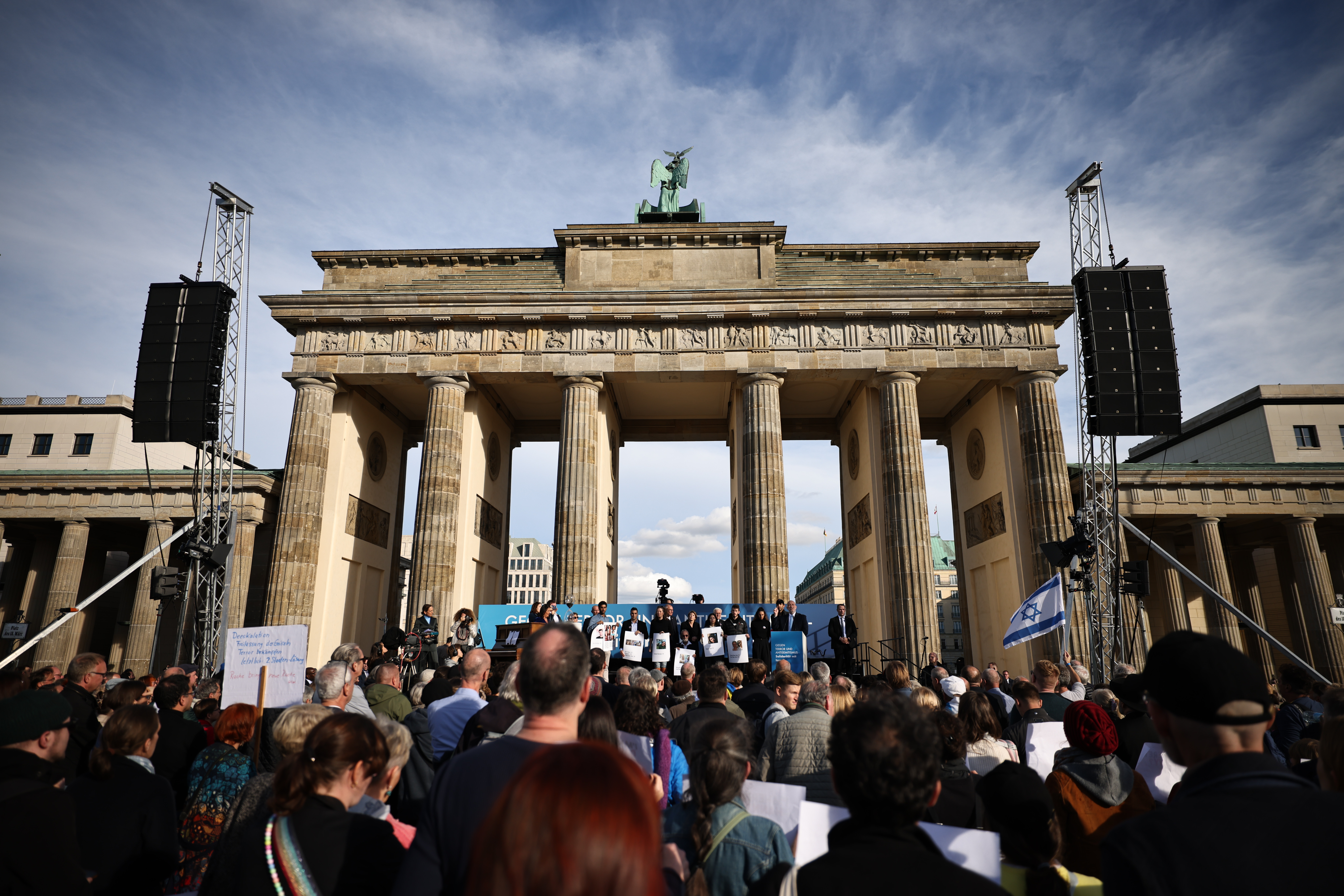 Hiljade demonstranata na skupu podrške Izraelu u Berlinu