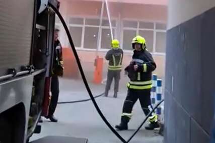 Veliki požar na zgradi Elektrokrajine u Banjaluci (VIDEO)