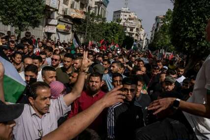 Zapadna obala: Hiljade ljudi pomolilo se u zoru za stanovnike Gaze, pa organizovali masovne demonstracije (VIDEO)