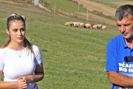 Azemina pomaže ocu u stočarstvu: Nije me stid opanke obući