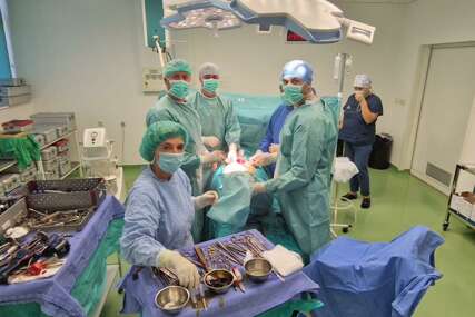 SVAKA ČAST! U Brčkom po prvi put uspješno urađena operacija implatacije totalne endoproteze kuka