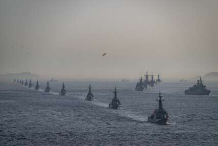 Povodom rođendana Republike: 100 ratnih brodova turske mornarice prošlo kroz Istanbulski moreuz (FOTO)
