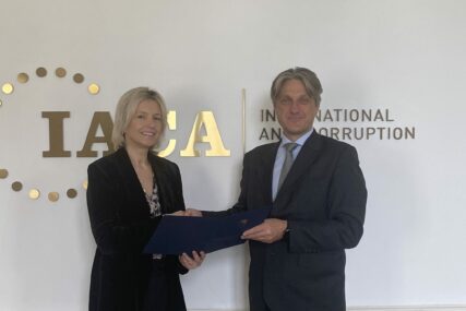 Ambasadorica Danka Savić predala akreditivna pisma direktoru Međunarodne antikorupcijske akademije (IACA)