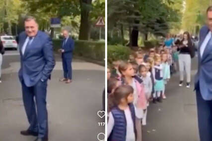 Djeca Miloradu Dodiku uzvikivala "Lopov, lopov", Željka Cvijanović pokušala skrenuti pažnju (VIDEO)