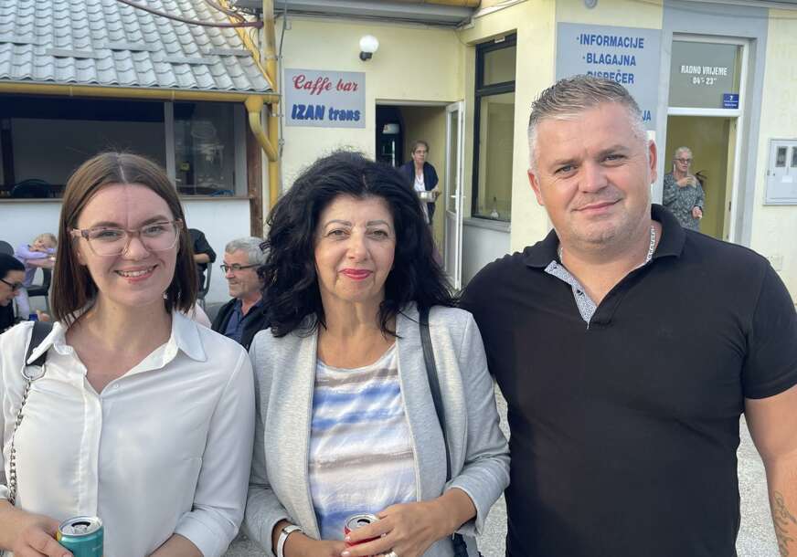 FOTO: ILIRJANA CAKAJ KASUMOVIĆ, ELVIRA ABDIĆ JELENOVIĆ I ŠERIF ČELEBIĆ/BOSNAINFO.BA