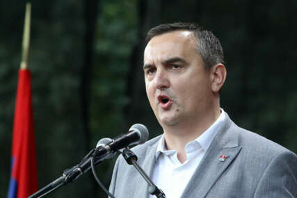 "Ako nekome smeta, ZABOLI ME" Kontroverzni bivši gradonačelnik Prijedora najavio da se vraća u politiku