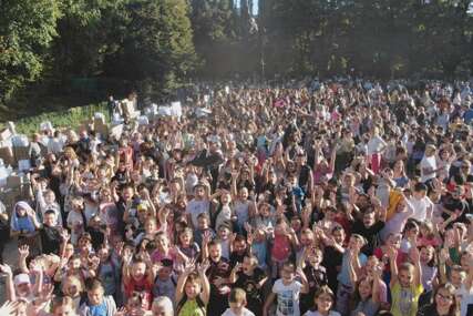 Oko 2.500 učenika iz Novog Sarajeva proslavilo 'Dan dječije radosti' na Vilsu