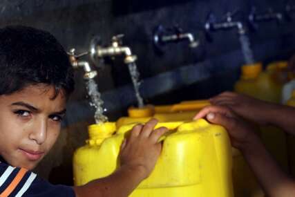 UN: Djeca se suočavaju s katastrofalnom situacijom, roditelji moraju da im daju da piju slanu vodu