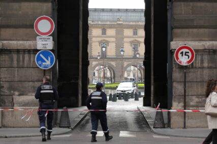 Pljačka u najpoznatijem muzeju na svijetu: "Louvre je zatvoren"