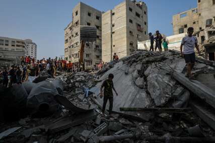 Nastavljeni izraelski napadi: Akcije traženja i spašavanja ispod ruševina u Gazi