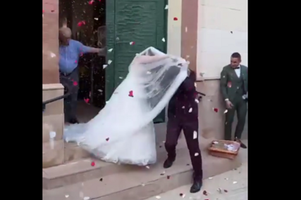 Urnebesni snimak vjenčanja HIT na internetu: "Baš elegantno izbacivanje"