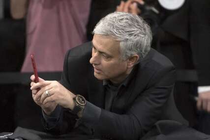 Mourinho suspendovan, veliki derbi će pratiti na samo njemu svojstven način