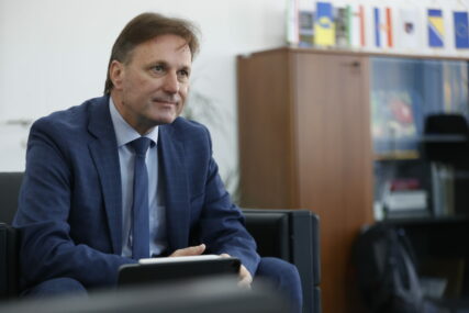Ministar Hrnjić: Umjesto uvoznih, koristiti domaće sirovine