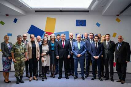 Komšić posjetio 'EU kuću' u Sarajevu i razgovarao s ambasadorima država članica EU