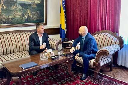 Ministar Isak s gradonačelnikom Mujanovićem o sigurnosnoj situaciji u lokalnim zajednicama