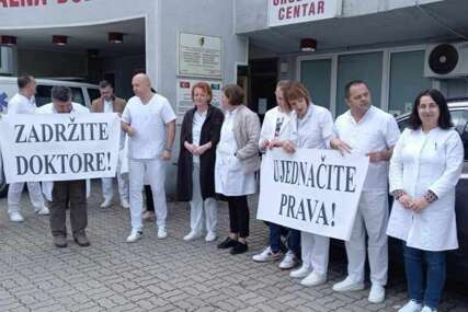 Danas ljekari štrajkuju: I Sindikat doktora medicine i stomatologije BPK Goražde održao štrajk upozorenja