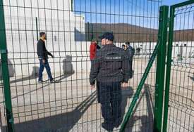 Specijalna jedinica MUP-a USK pretresala migrantski kamp Lipa kod Bihaća